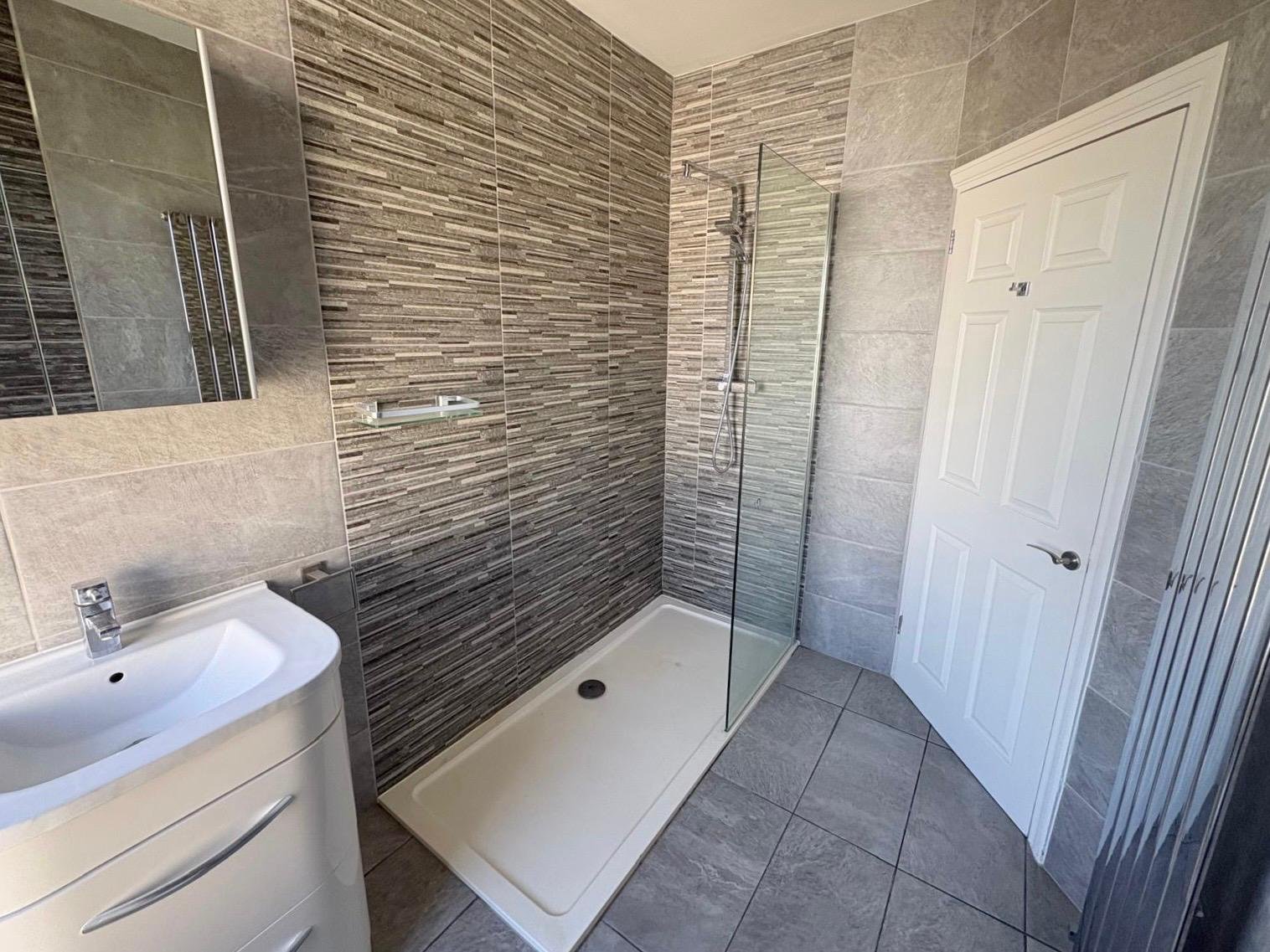 One Bedroom Flat — photo 9