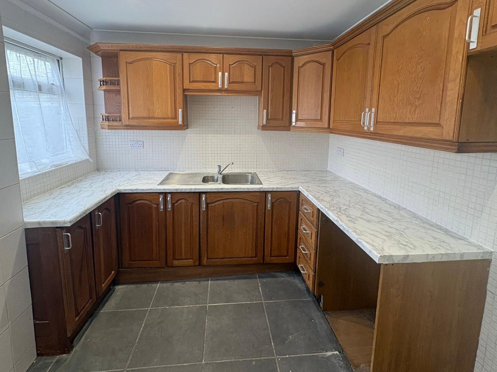 Three Bedroom House — photo 9