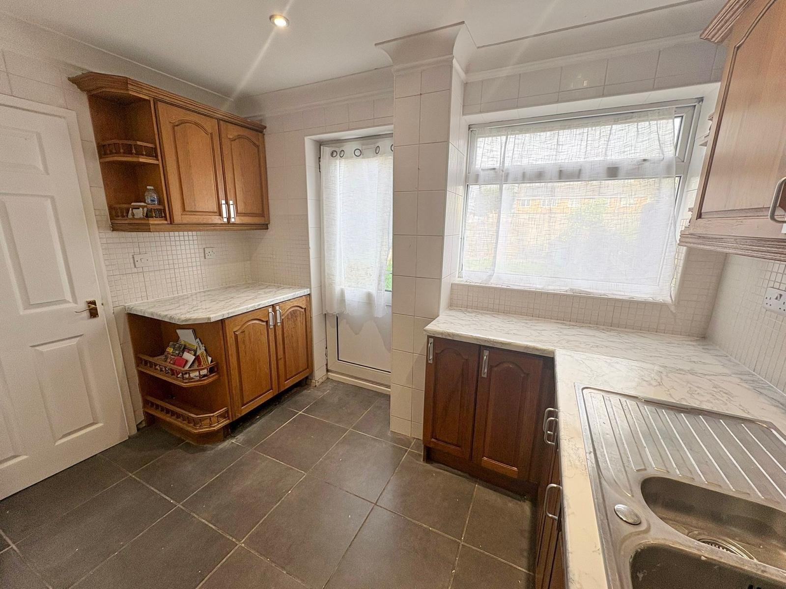 Three Bedroom House — photo 12