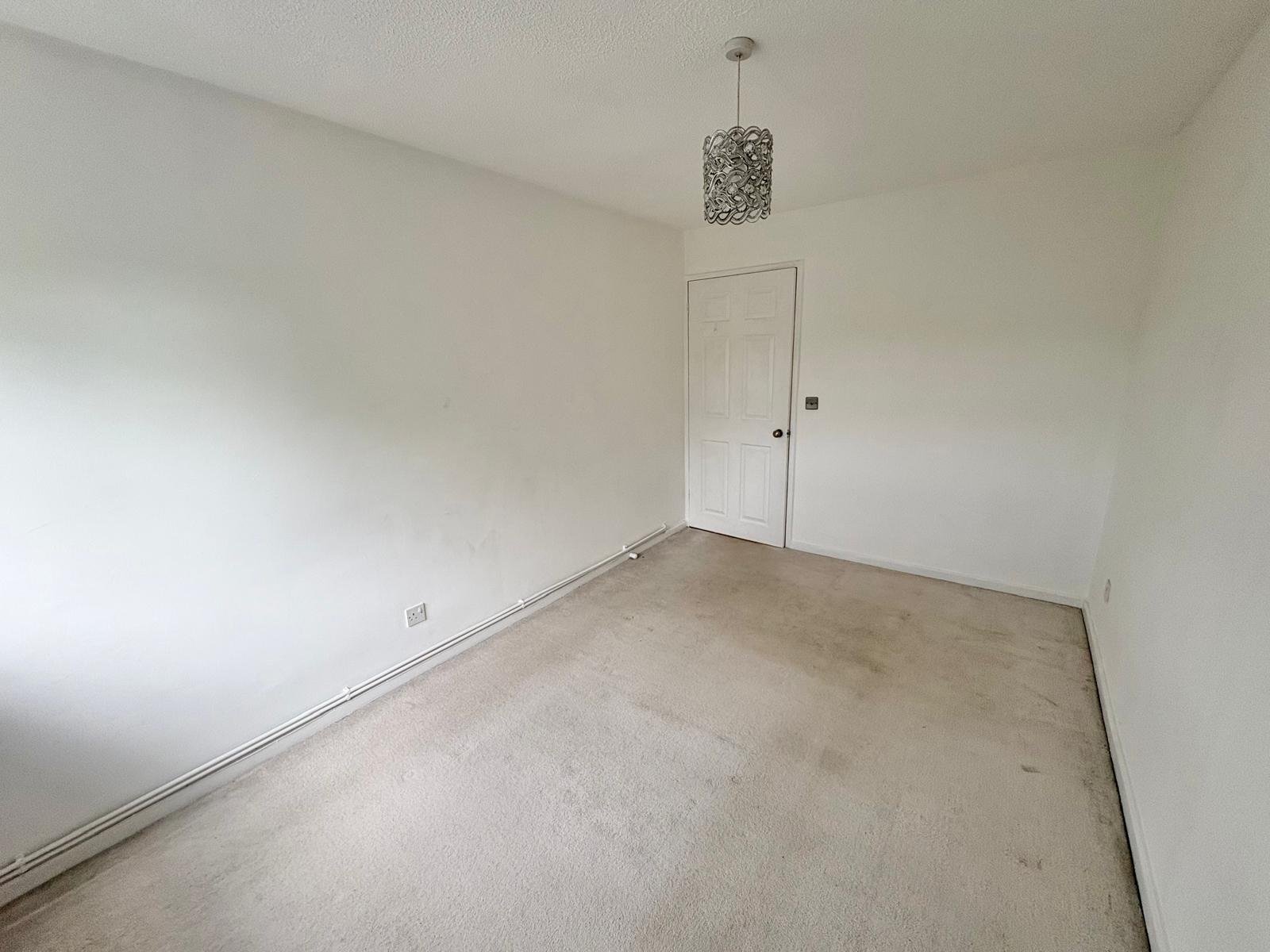 Two Bedroom Flat — photo 6
