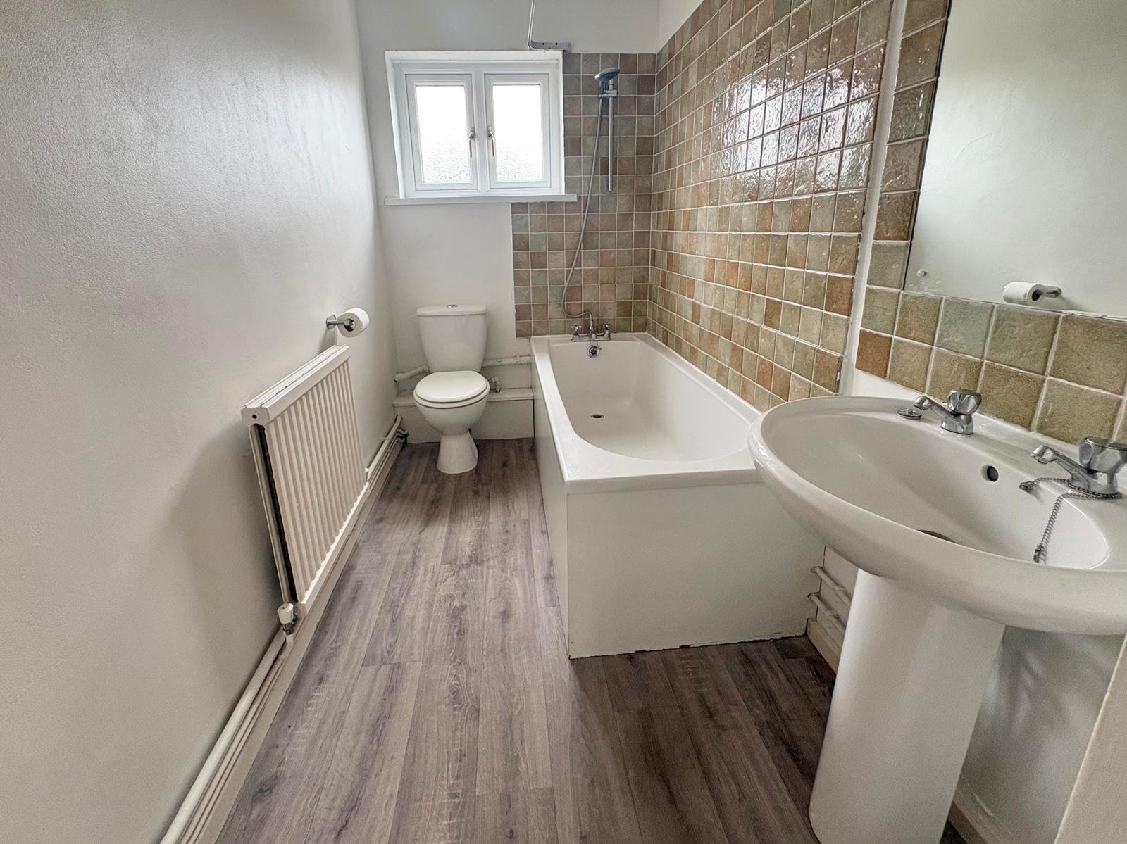 Two Bedroom Flat — photo 7