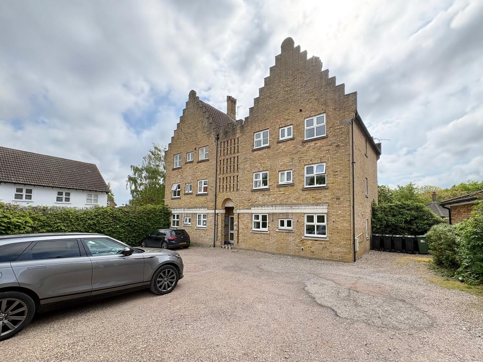 Two Bedroom Flat — photo 10