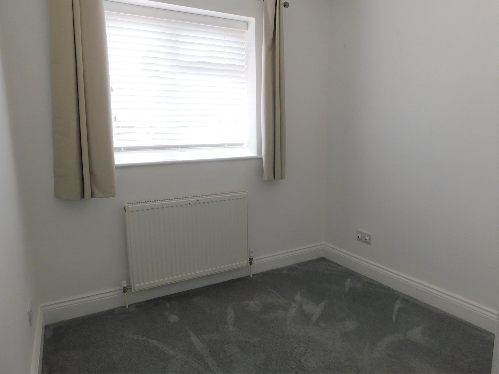 Two/Three Bedroom Bungalow — photo 8