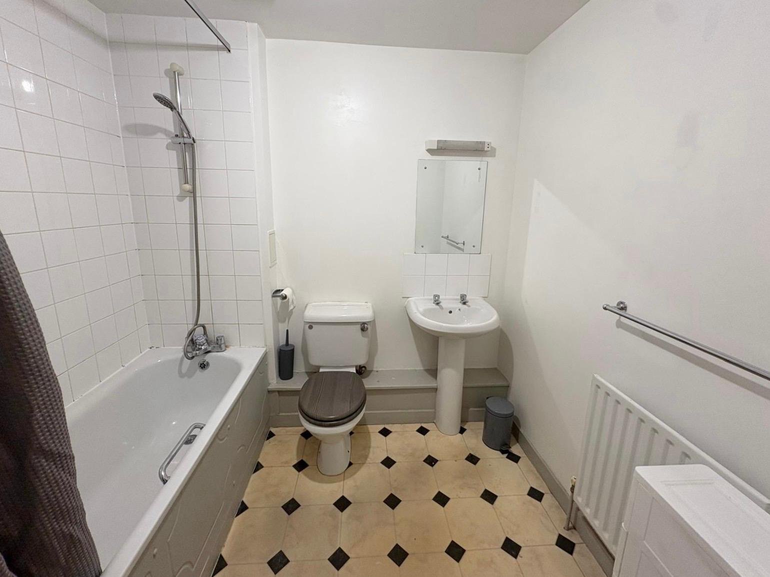 One Bedroom Flat — photo 11