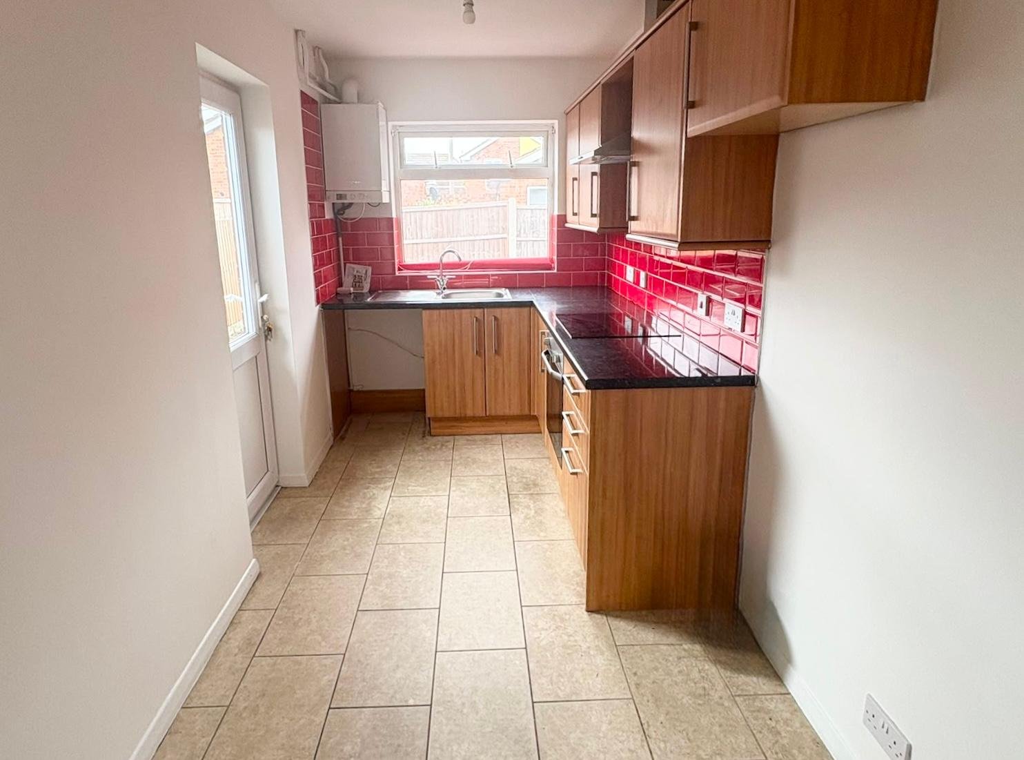 One Bedroom Bungalow — photo 4