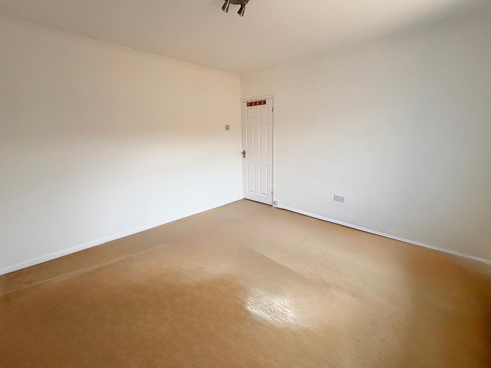 Three-Bedroom Bungalow — photo 10