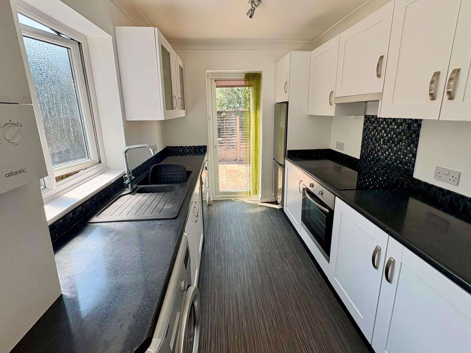Two Bedroom Bungalow — photo 3