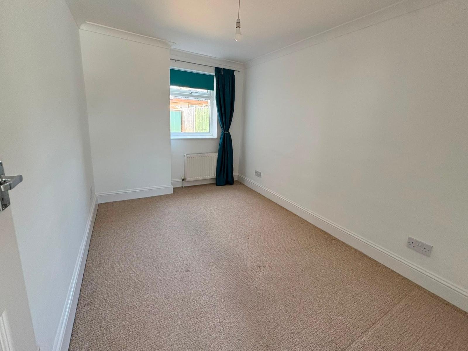 Two Bedroom Bungalow — photo 10