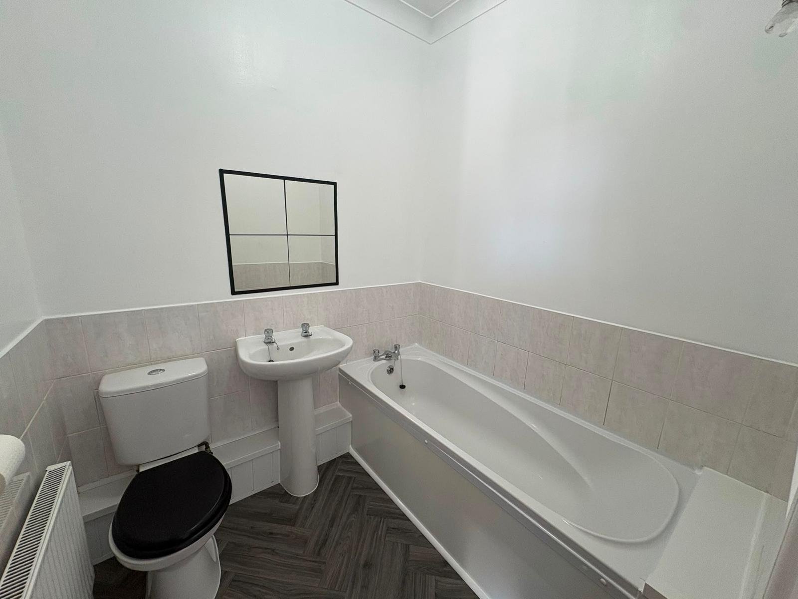 Two Bedroom Flat — photo 5