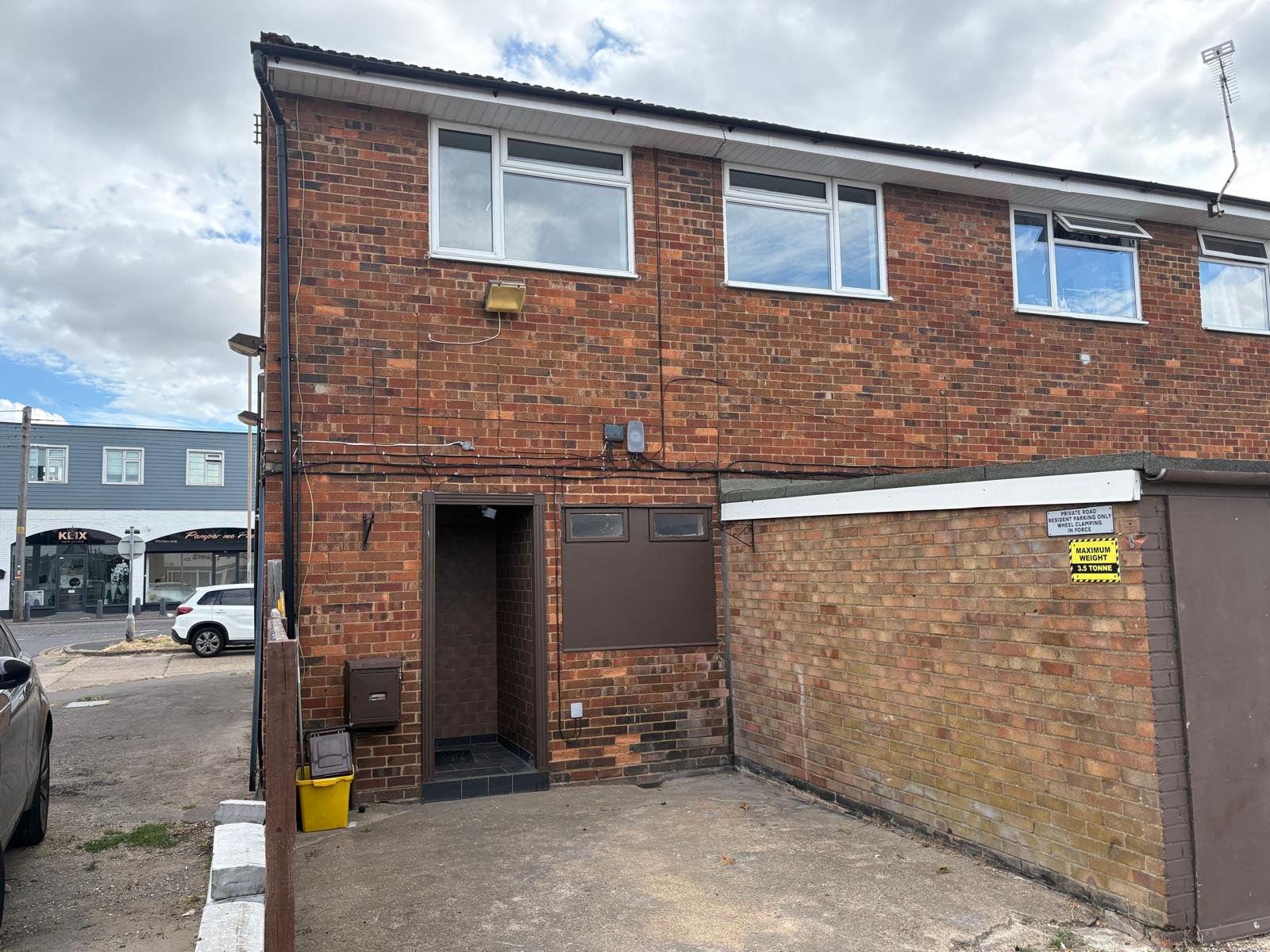 Two Bedroom Flat — photo 12