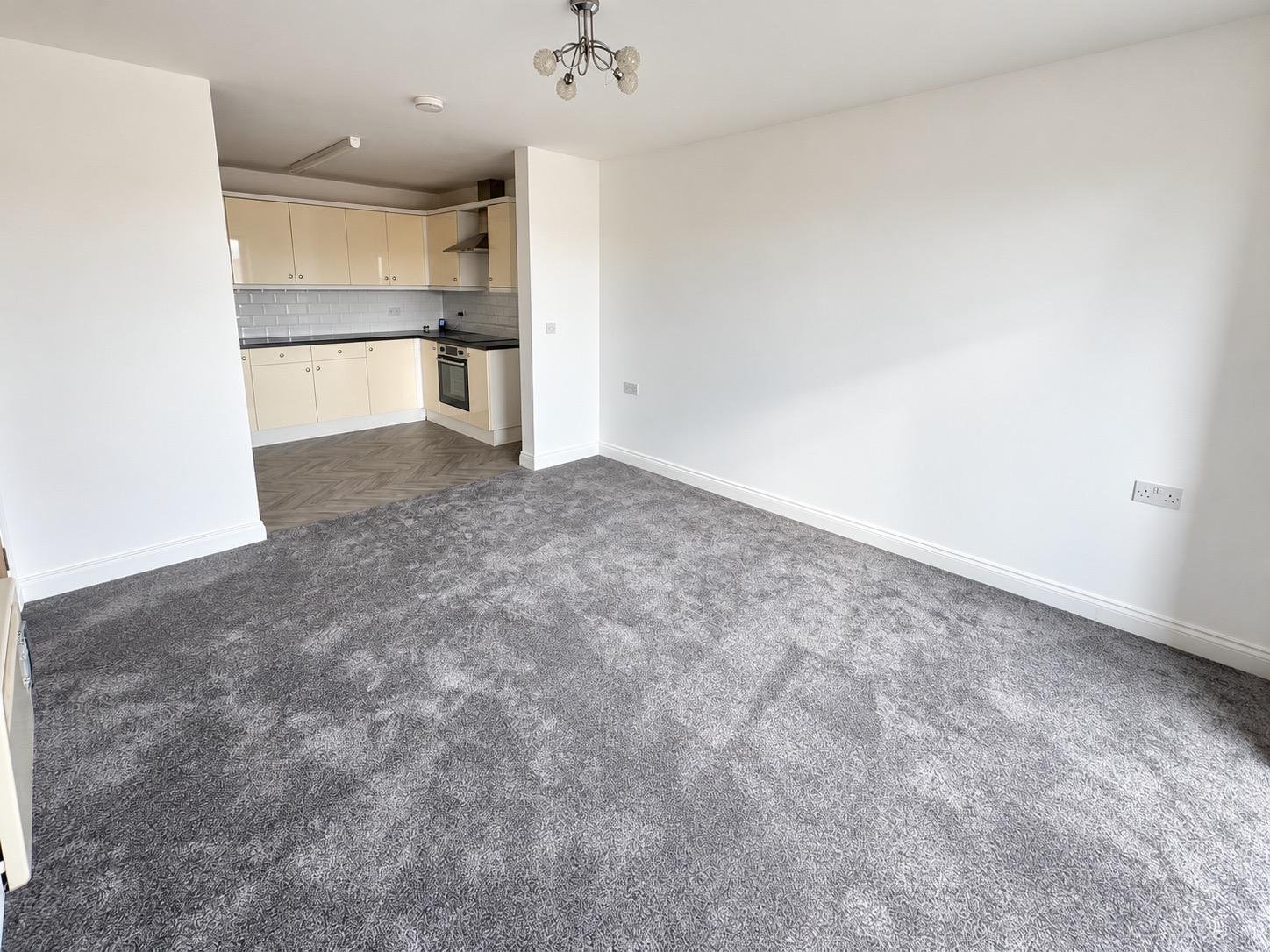 Two Bedroom FLat — photo 3