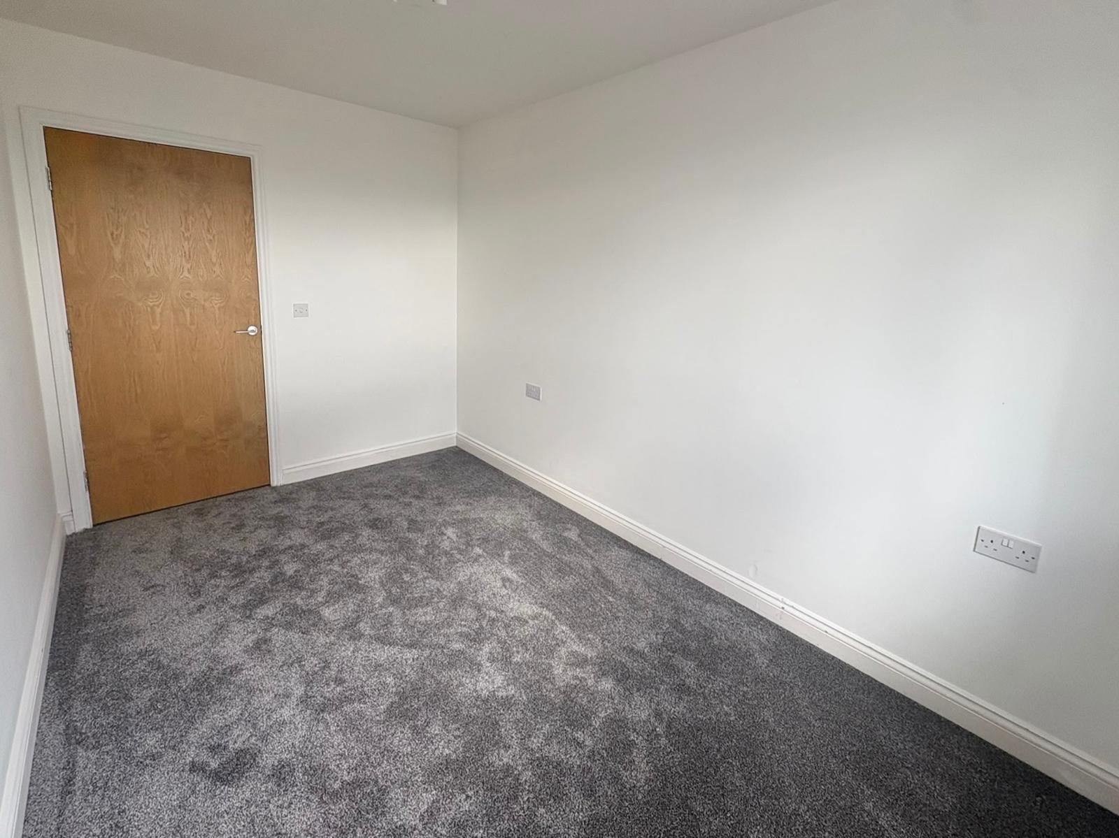 Two Bedroom FLat — photo 10
